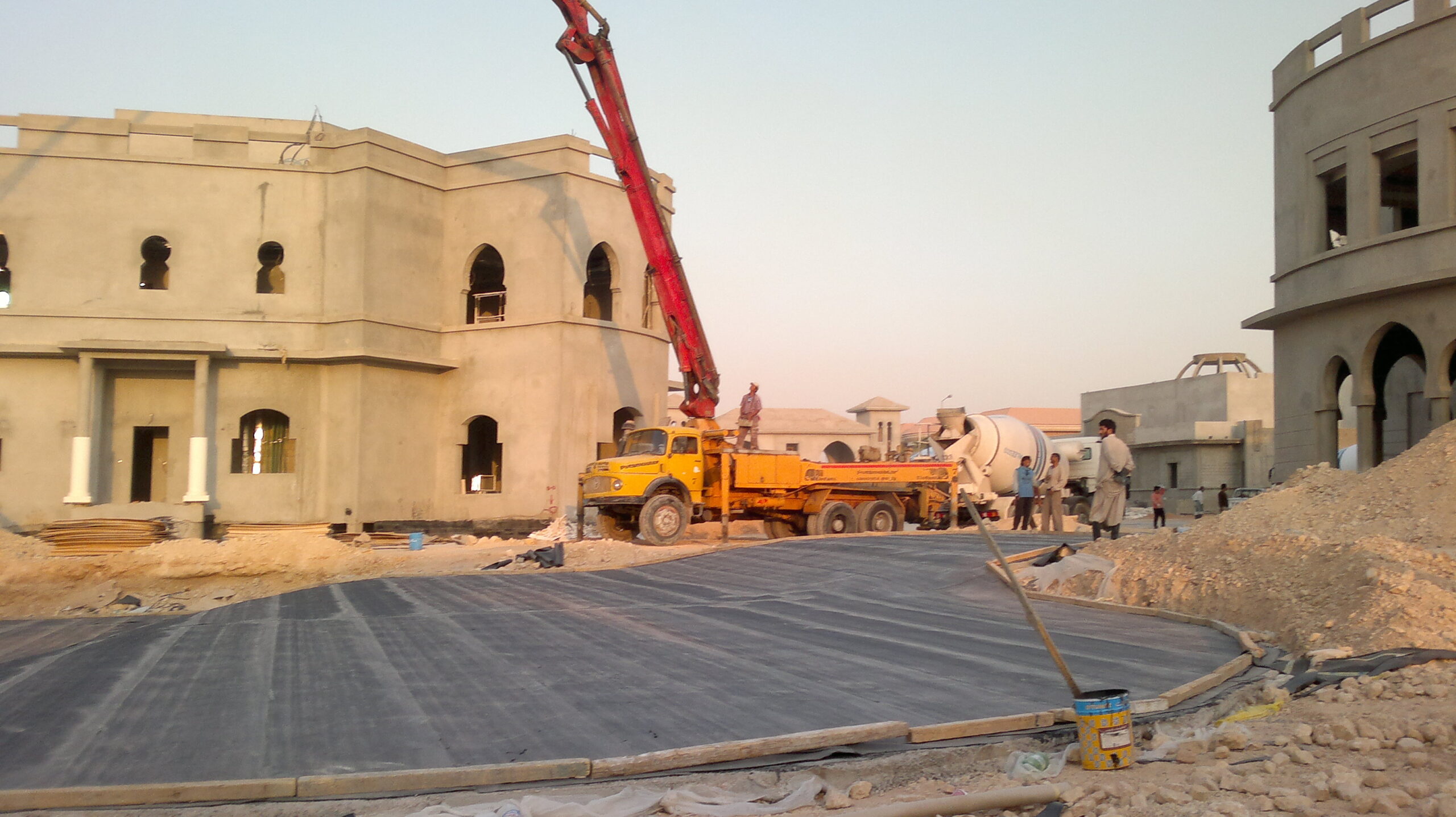 أعمال الإنشاء والبنية التحتية 03082011054