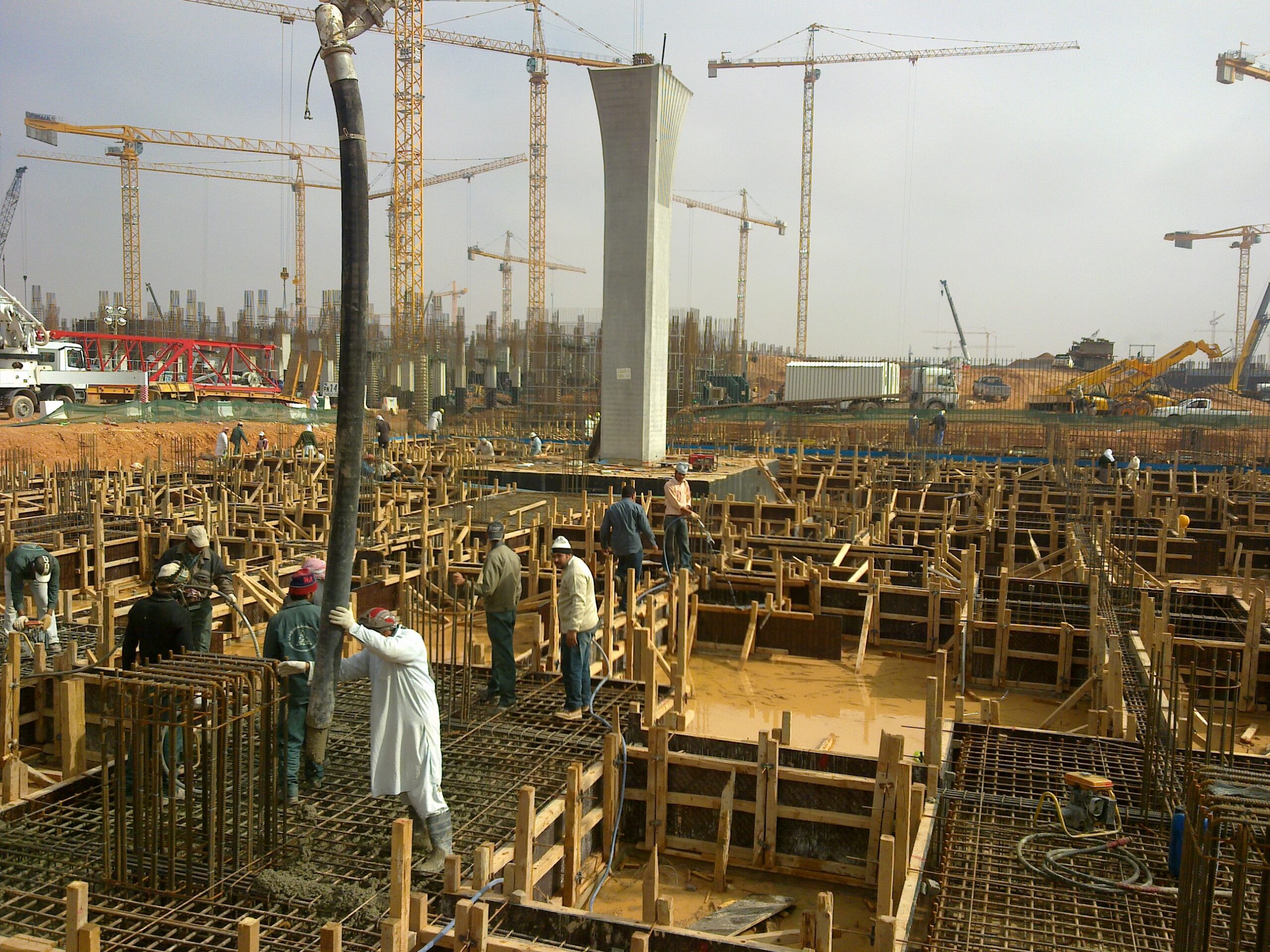 أعمال الإنشاء والبنية التحتية 13122009066