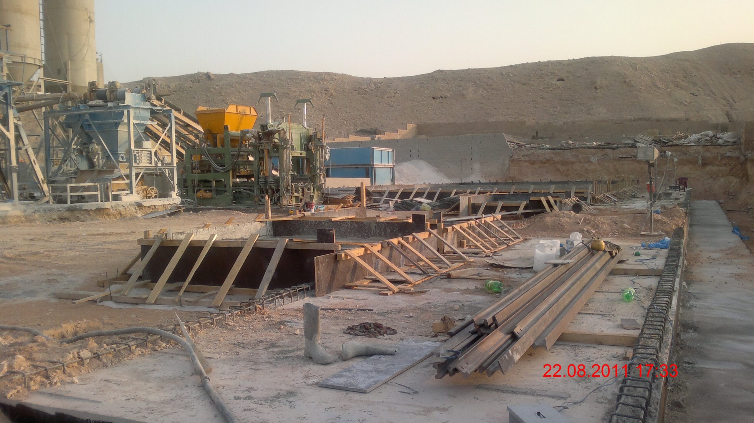 أعمال الإنشاء والبنية التحتية 22082011061