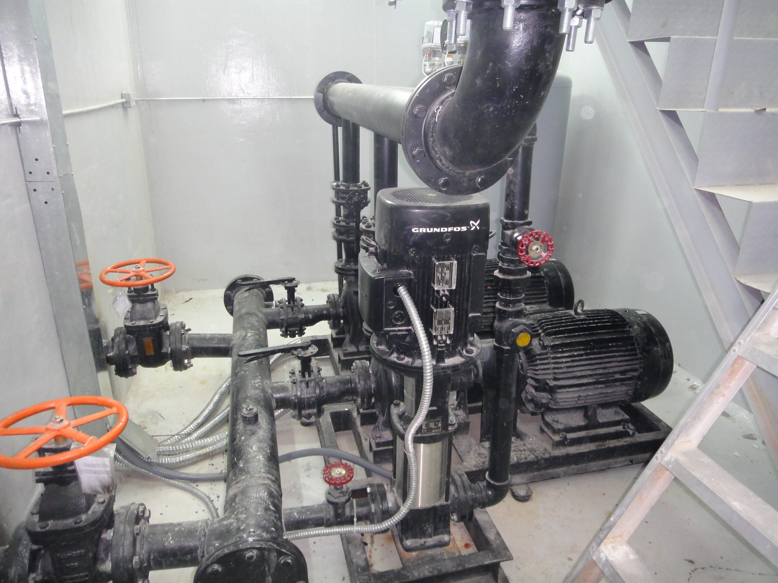 أعمال الإنشاء والبنية التحتية DSC00021