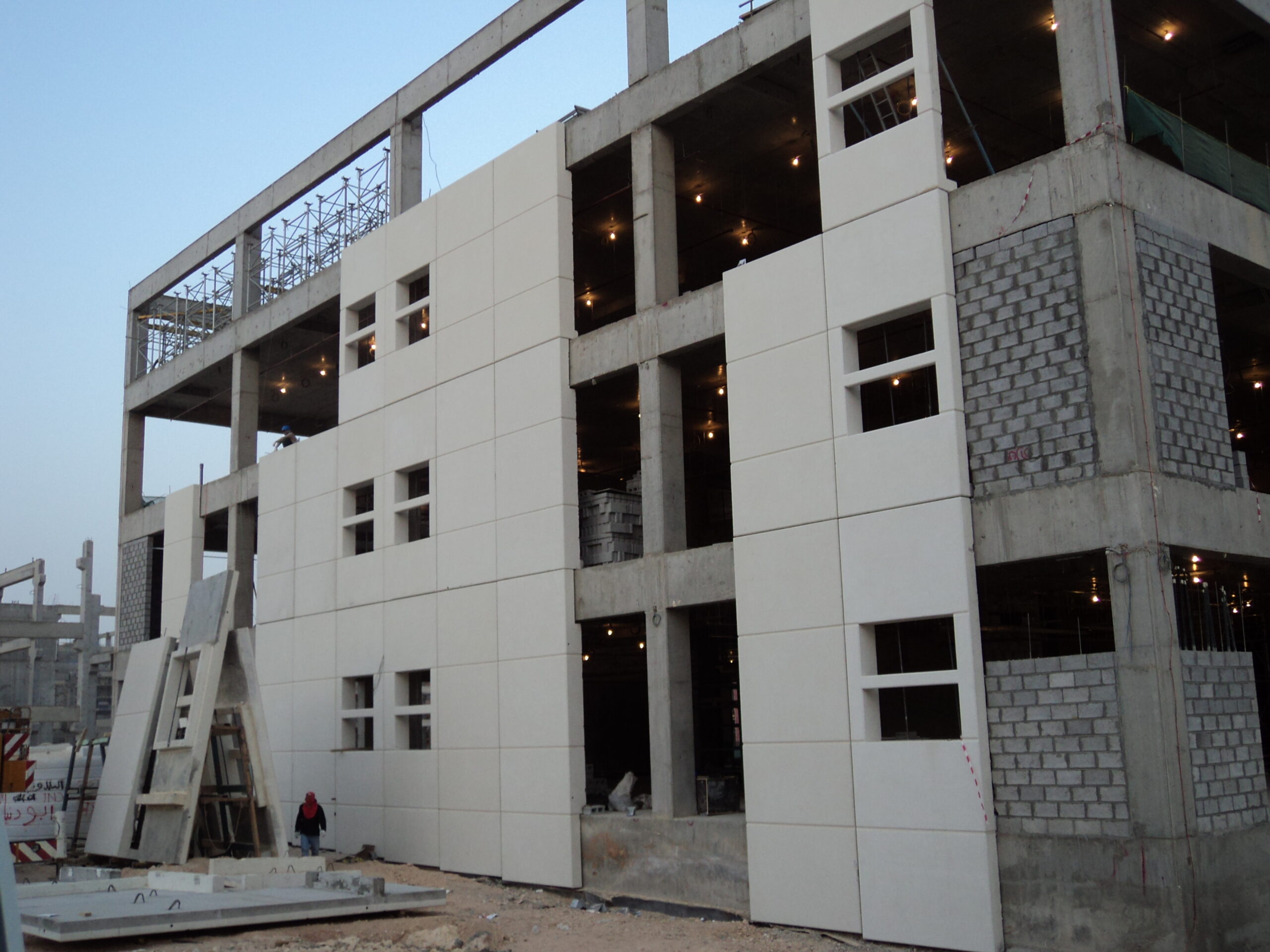 أعمال الإنشاء والبنية التحتية DSC00072