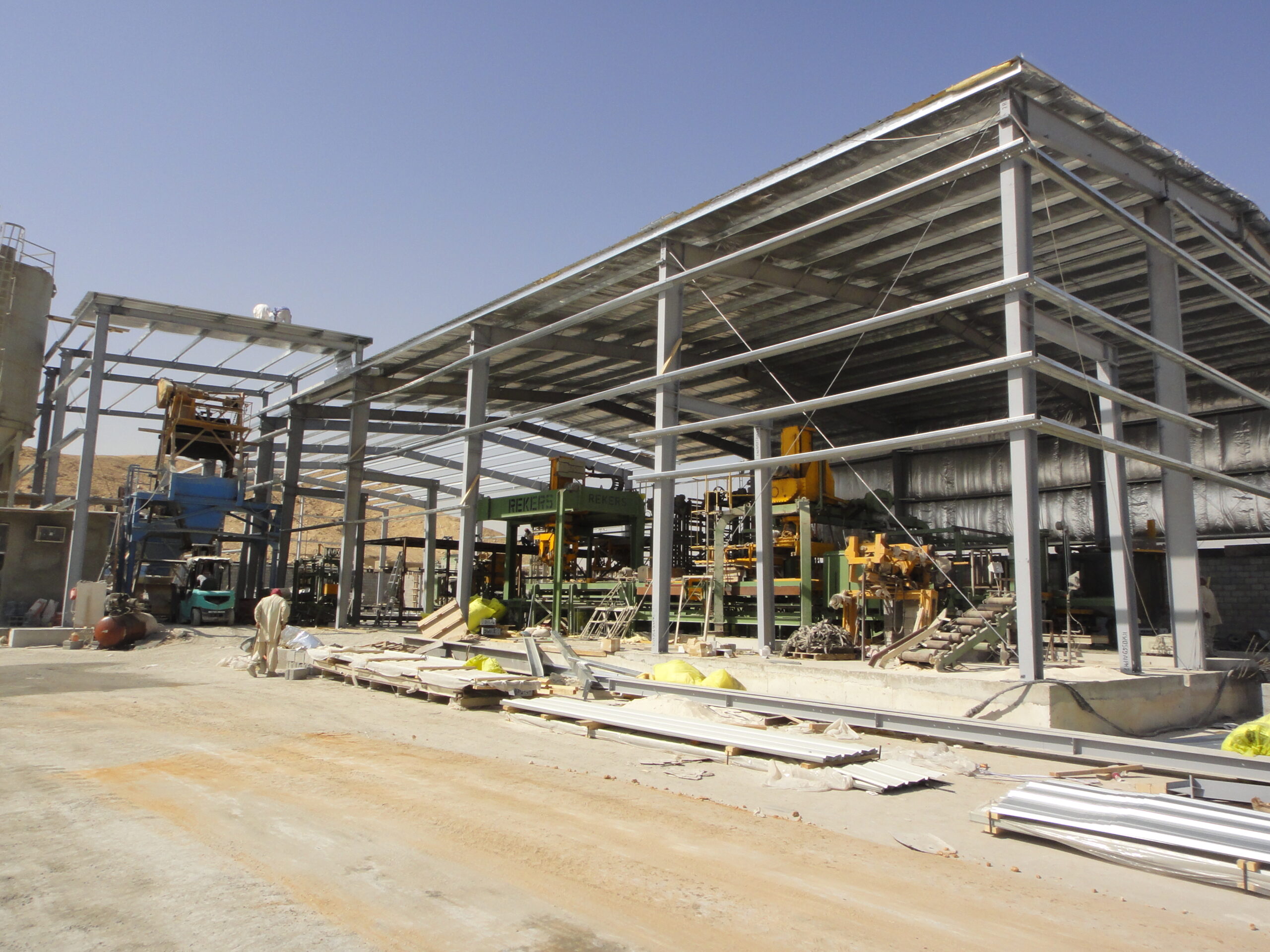 أعمال الإنشاء والبنية التحتية DSC00705