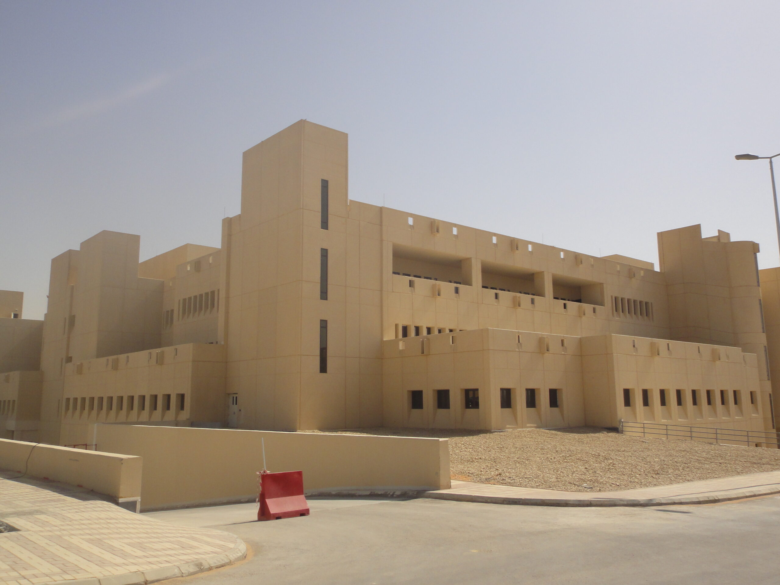 أعمال الإنشاء والبنية التحتية DSC00816