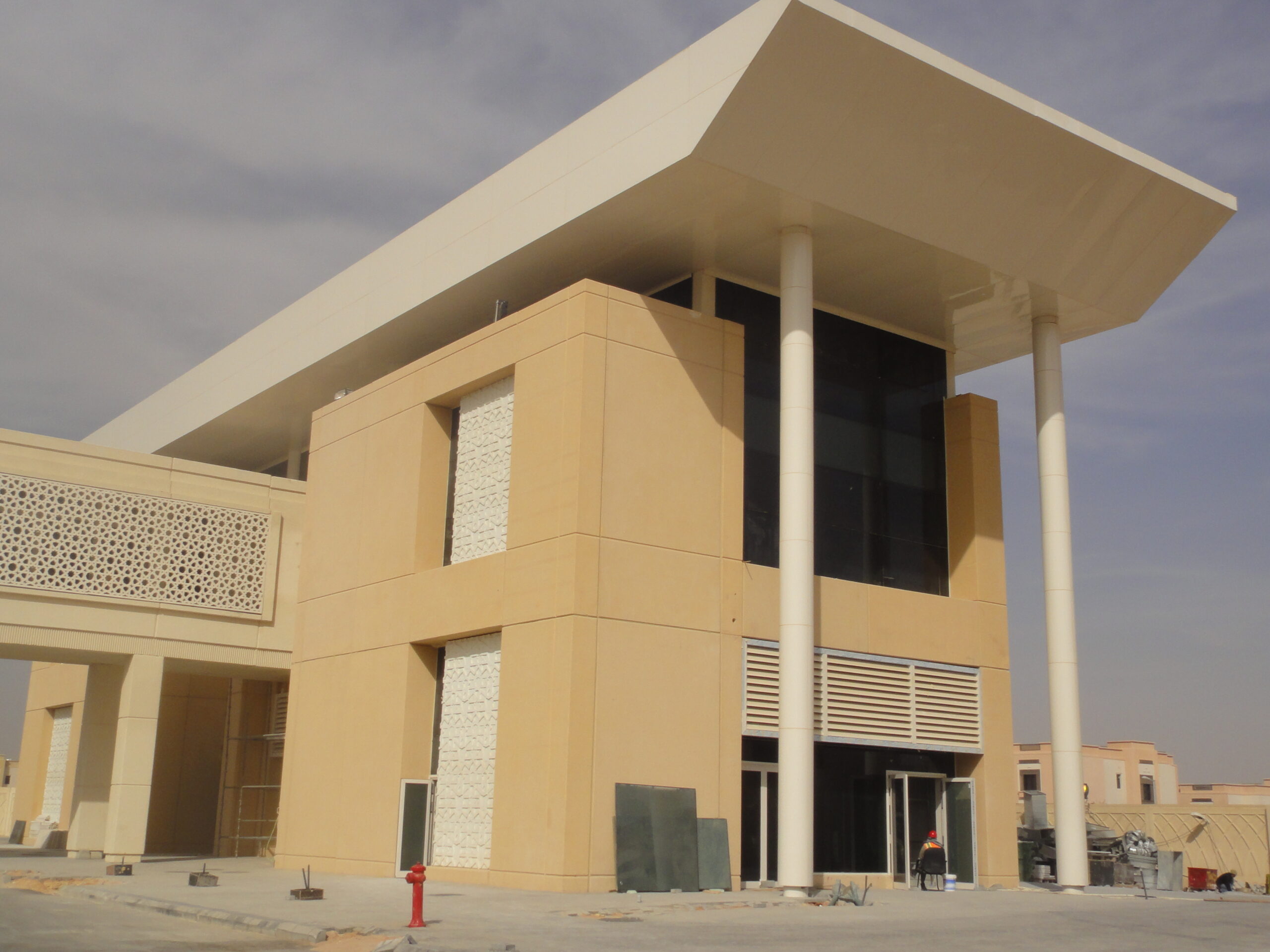 أعمال الإنشاء والبنية التحتية DSC00828