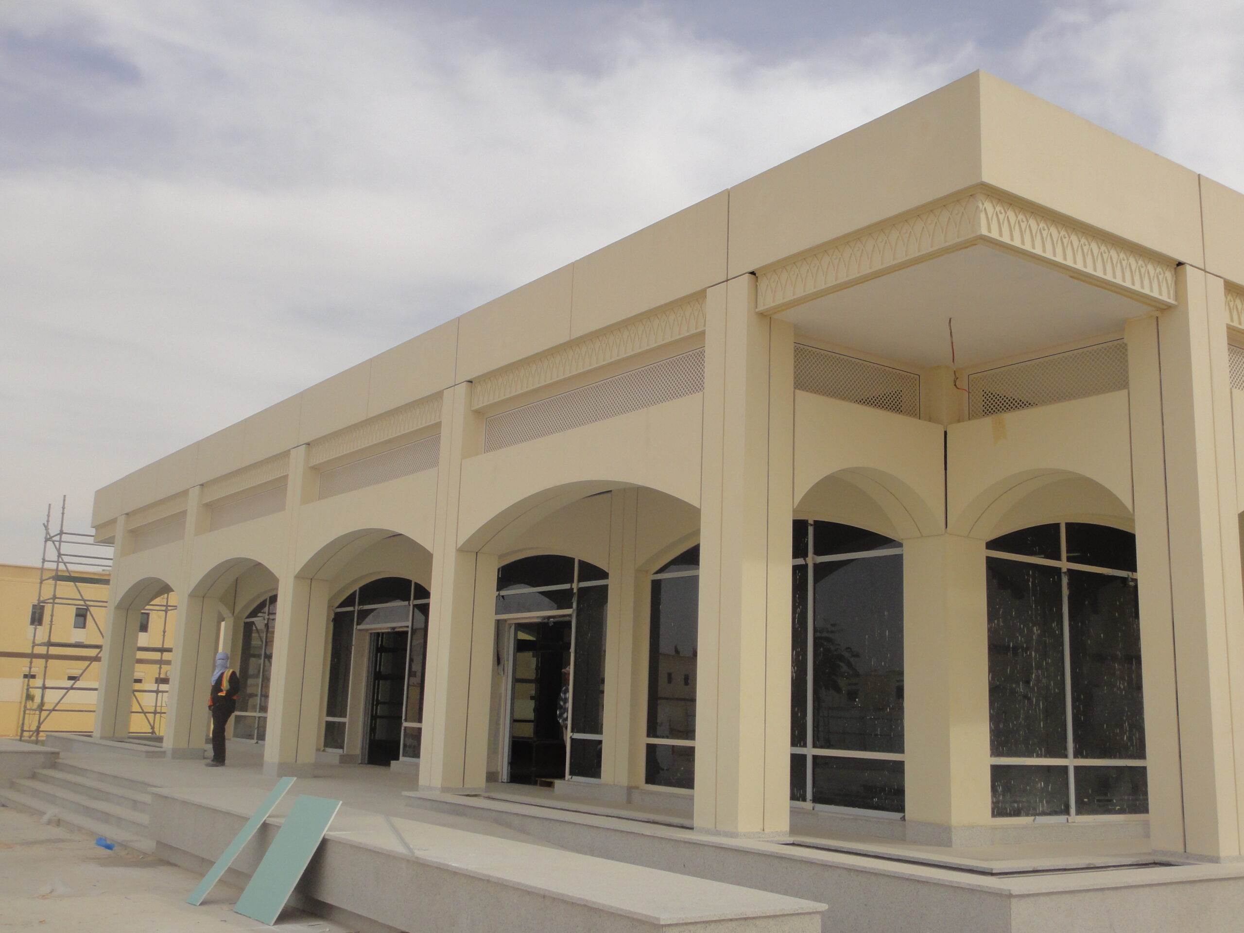 أعمال الإنشاء والبنية التحتية DSC00858