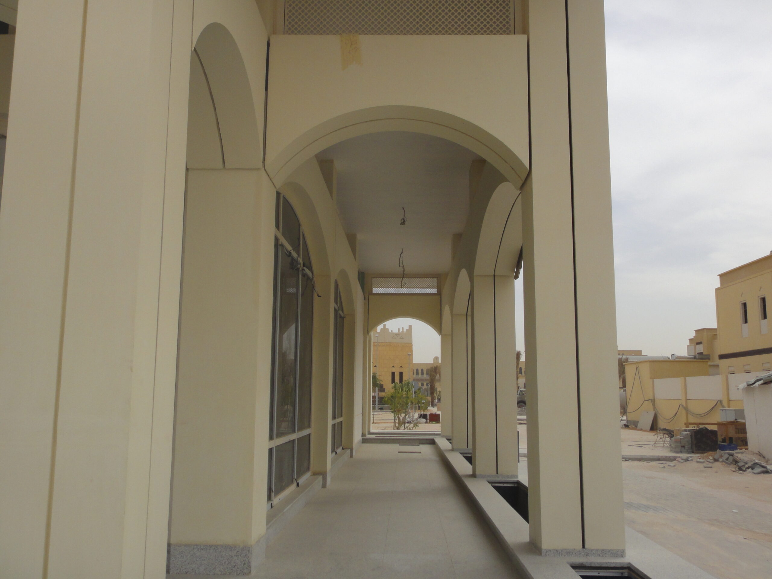 أعمال الإنشاء والبنية التحتية DSC00873