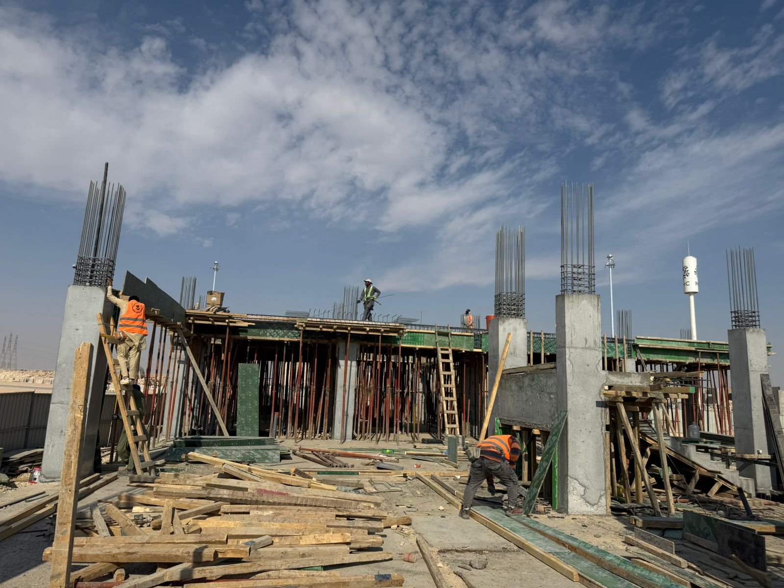 أعمال الإنشاء والبنية التحتية IMG-20251126-WA0011