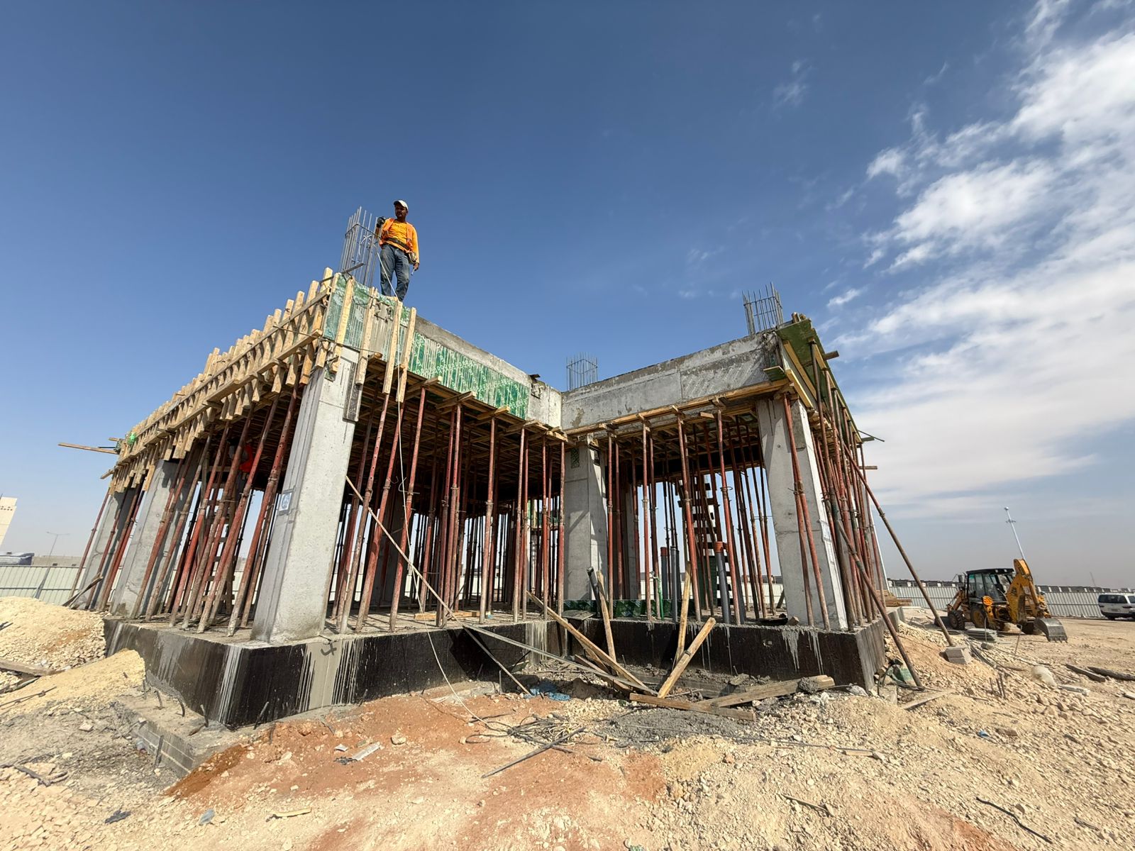 أعمال الإنشاء والبنية التحتية IMG-20251126-WA0027
