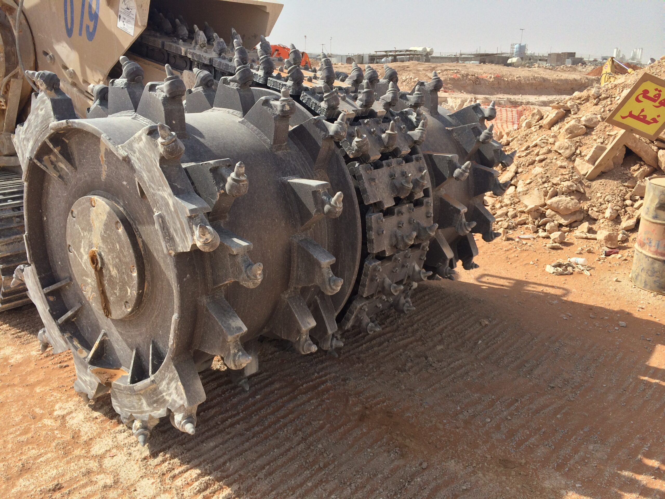 أعمال الإنشاء والبنية التحتية IMG_0391