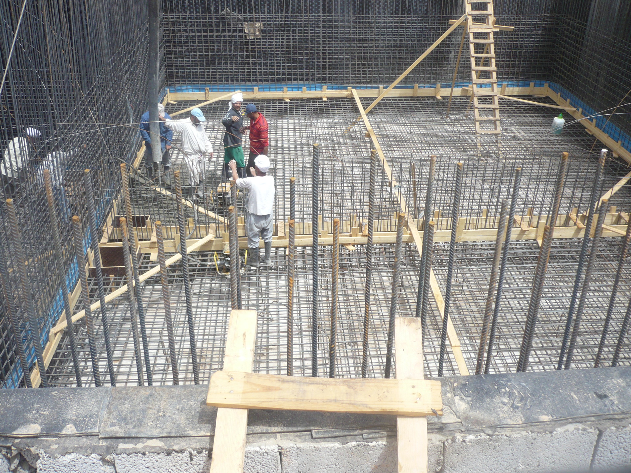 أعمال الإنشاء والبنية التحتية P1020587