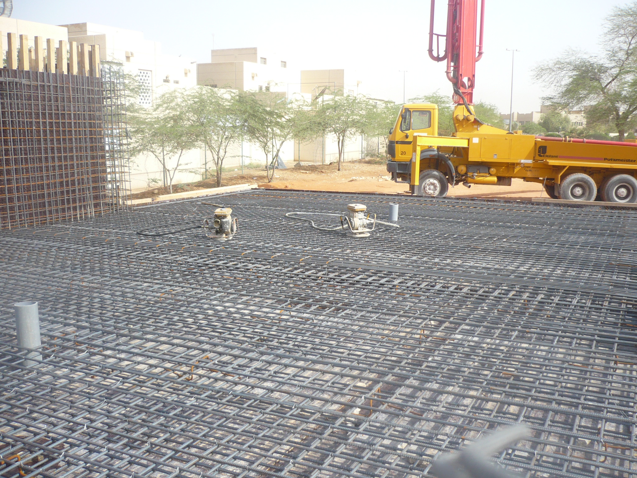 أعمال الإنشاء والبنية التحتية P1020599