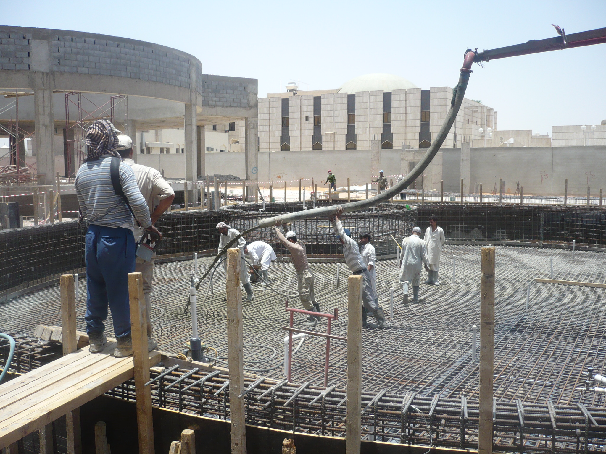 أعمال الإنشاء والبنية التحتية P1020636