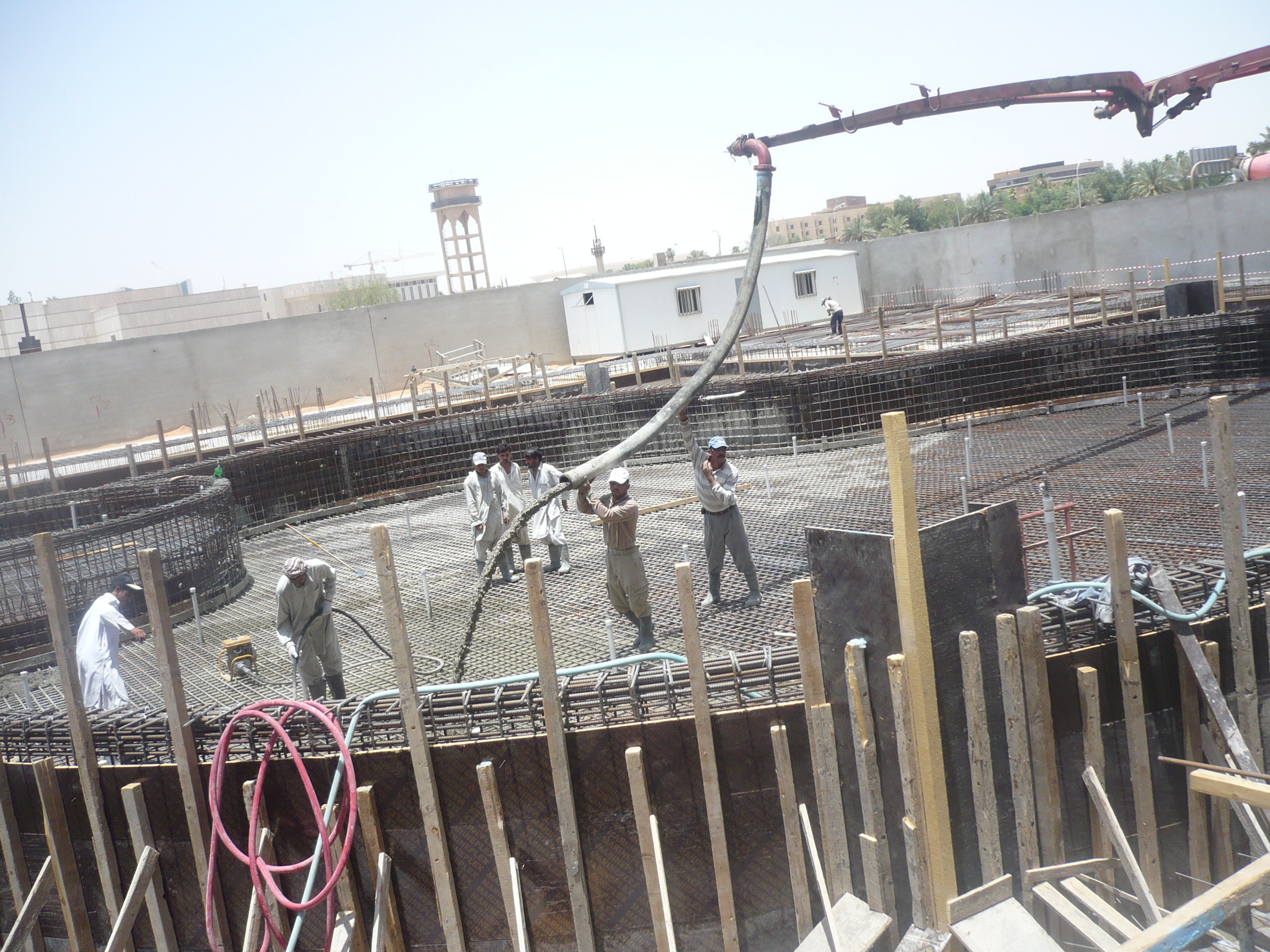 أعمال الإنشاء والبنية التحتية P1020638