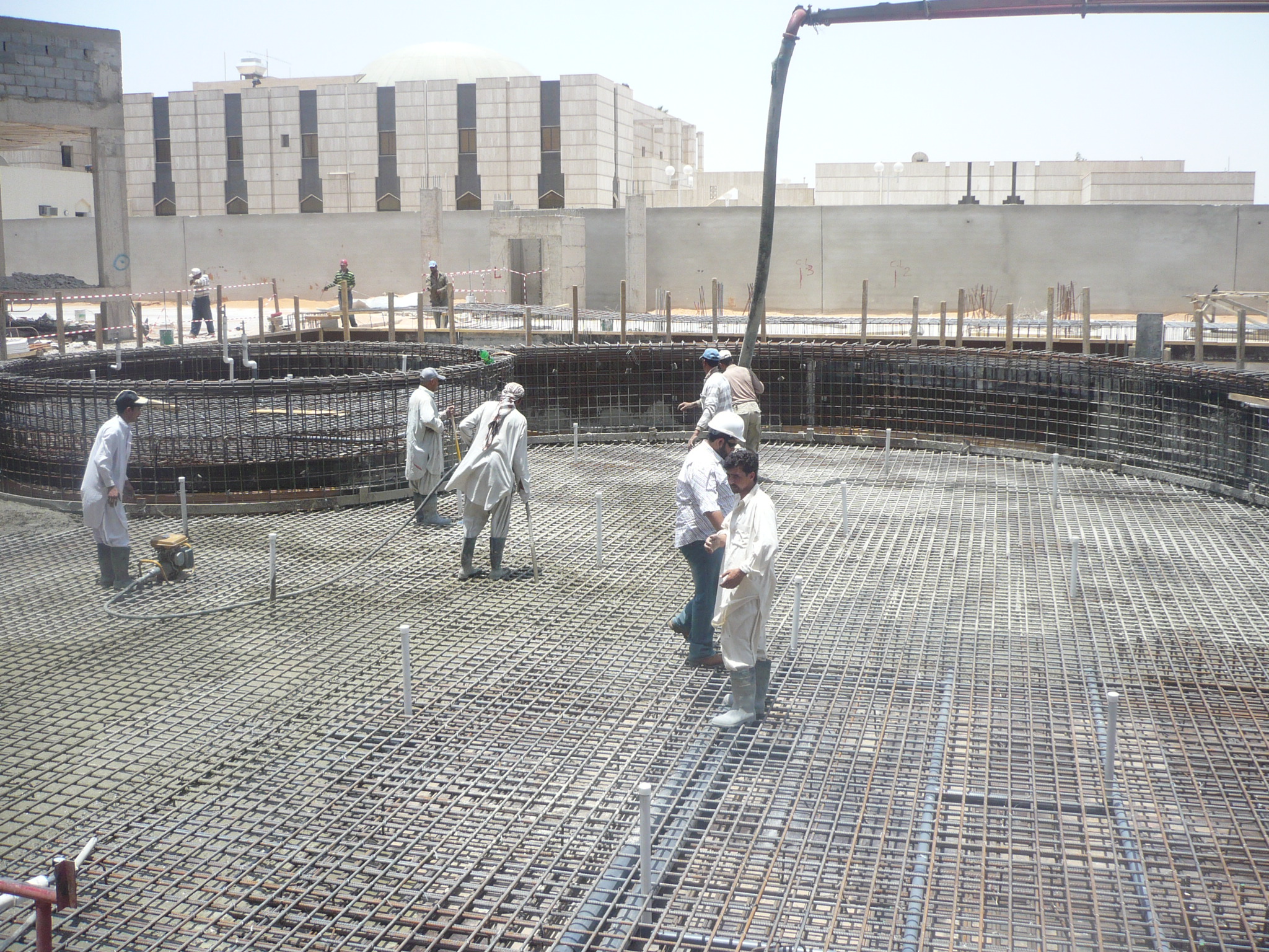 أعمال الإنشاء والبنية التحتية P1020644